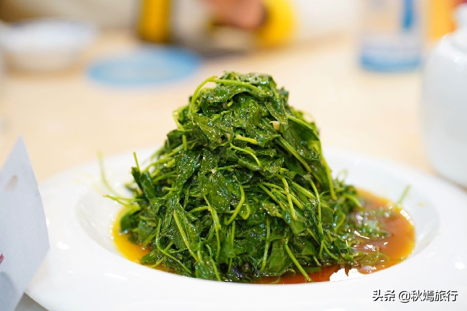 常熟网红枫林秋意盎然，游客络绎不绝，百年老店五道菜肴165元