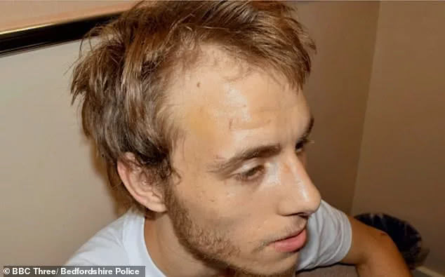 23岁足球教练被家暴,足球教练虐待儿童