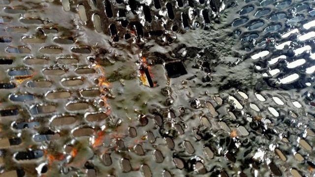 亲！来、一起给咱们的油烟机洗个澡吧！不用花钱哦