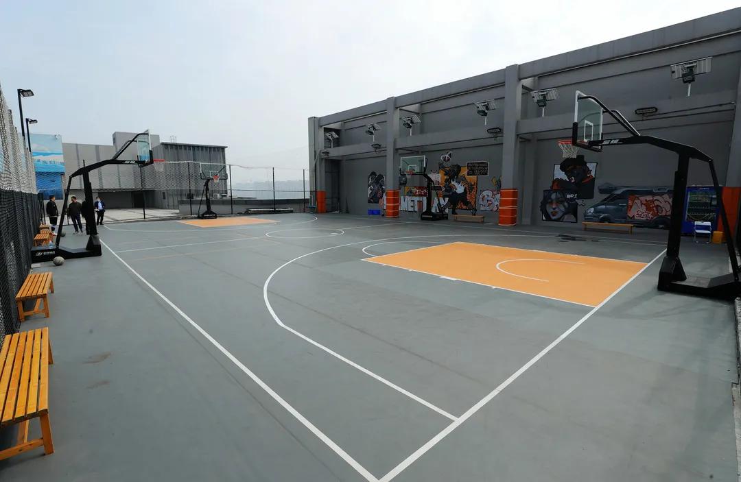 “宁”的球场，亮了！