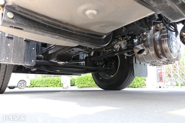 乘龙h5v4x2港口牵引车,豪沃tx-4x2港口牵引车