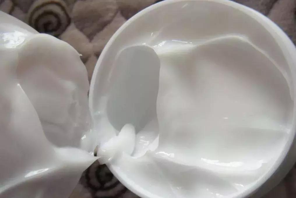 适合25岁面霜性价比,25岁的女生用什么面霜比较好