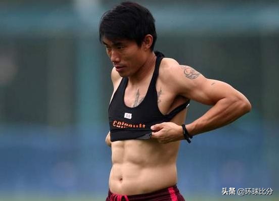 中国女足秀腹肌白斩鸡,女足脱衣庆祝第一人