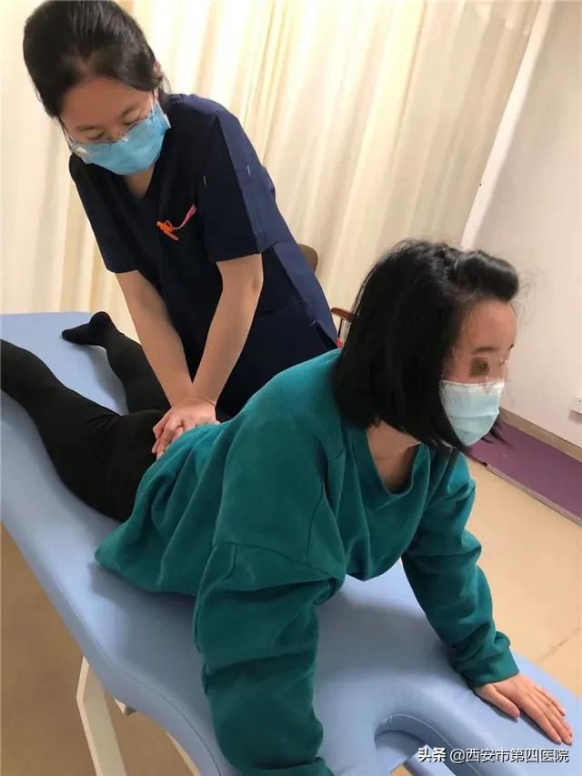 坐月子后腰疼腿疼怎么回事,产后月子里腰椎疼得厉害怎么办