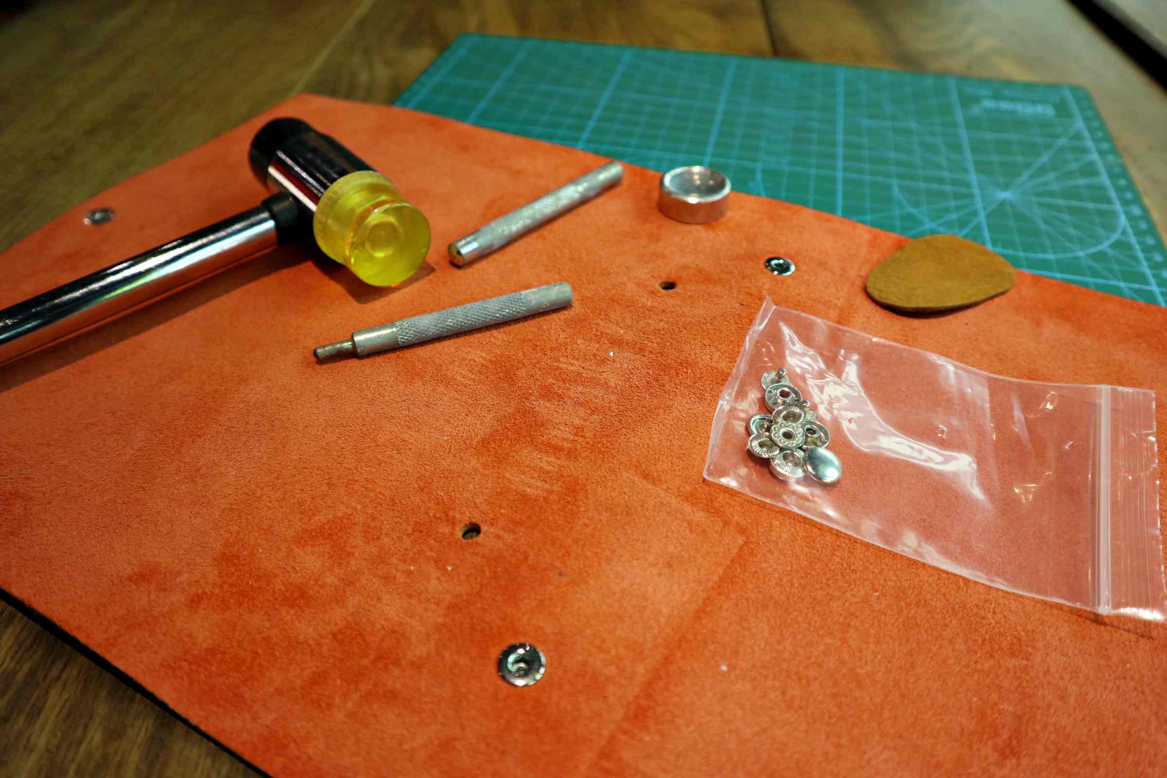 爱马仕皮包修复视频,修复爱马仕皮带扣