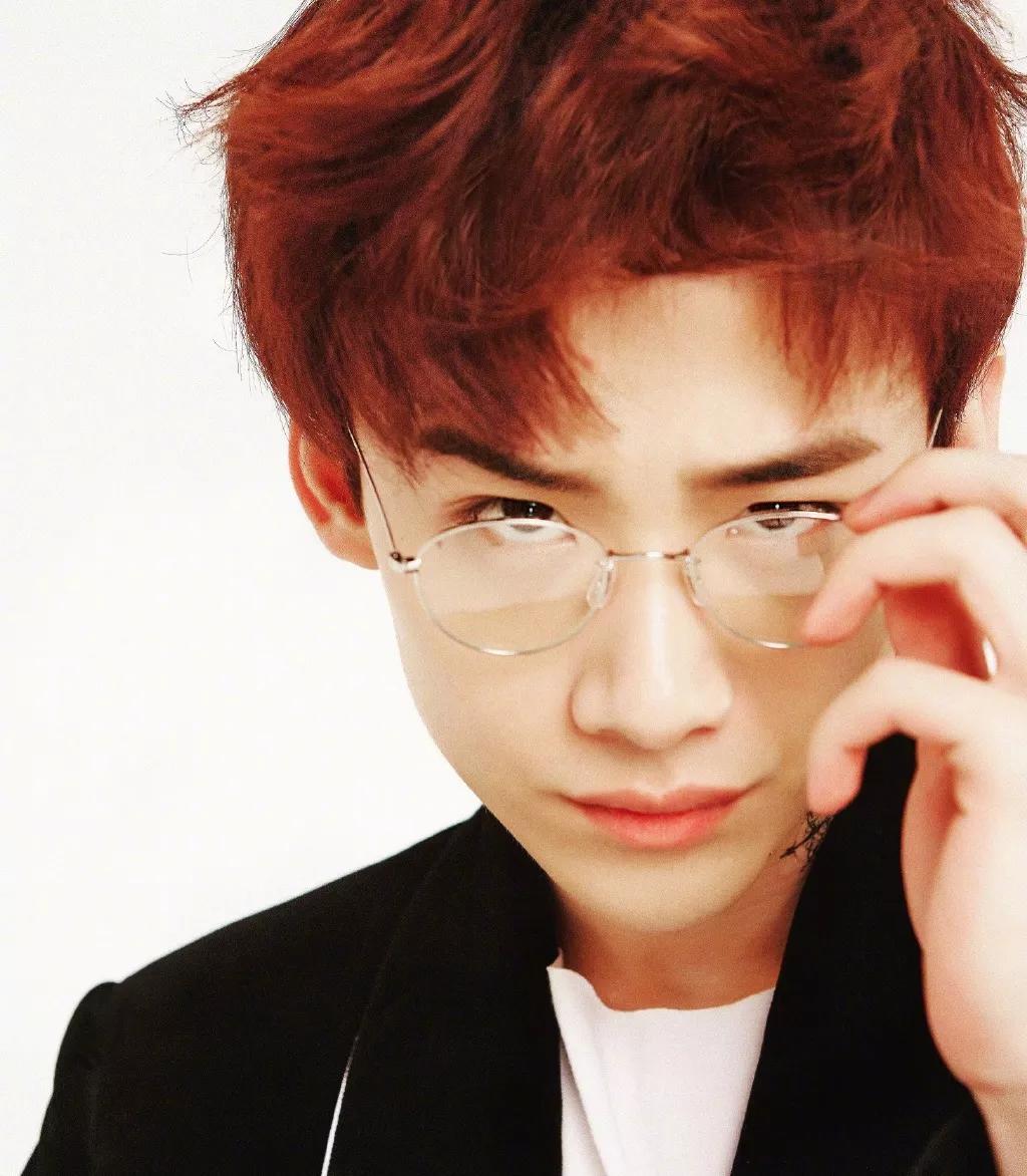 今年最流行的眼镜框,最近比较流行什么眼镜框