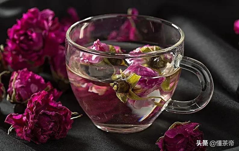 被硫磺熏过的玫瑰花泡水的颜色,一招鉴别硫磺熏过的玫瑰