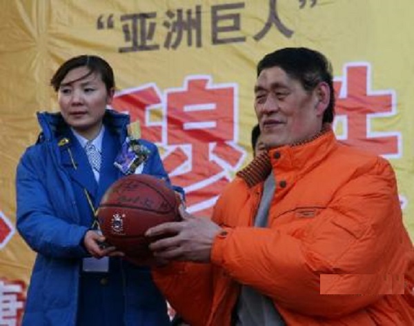 亚洲巨人穆铁柱是中国人吗,穆铁柱能进当年nba吗
