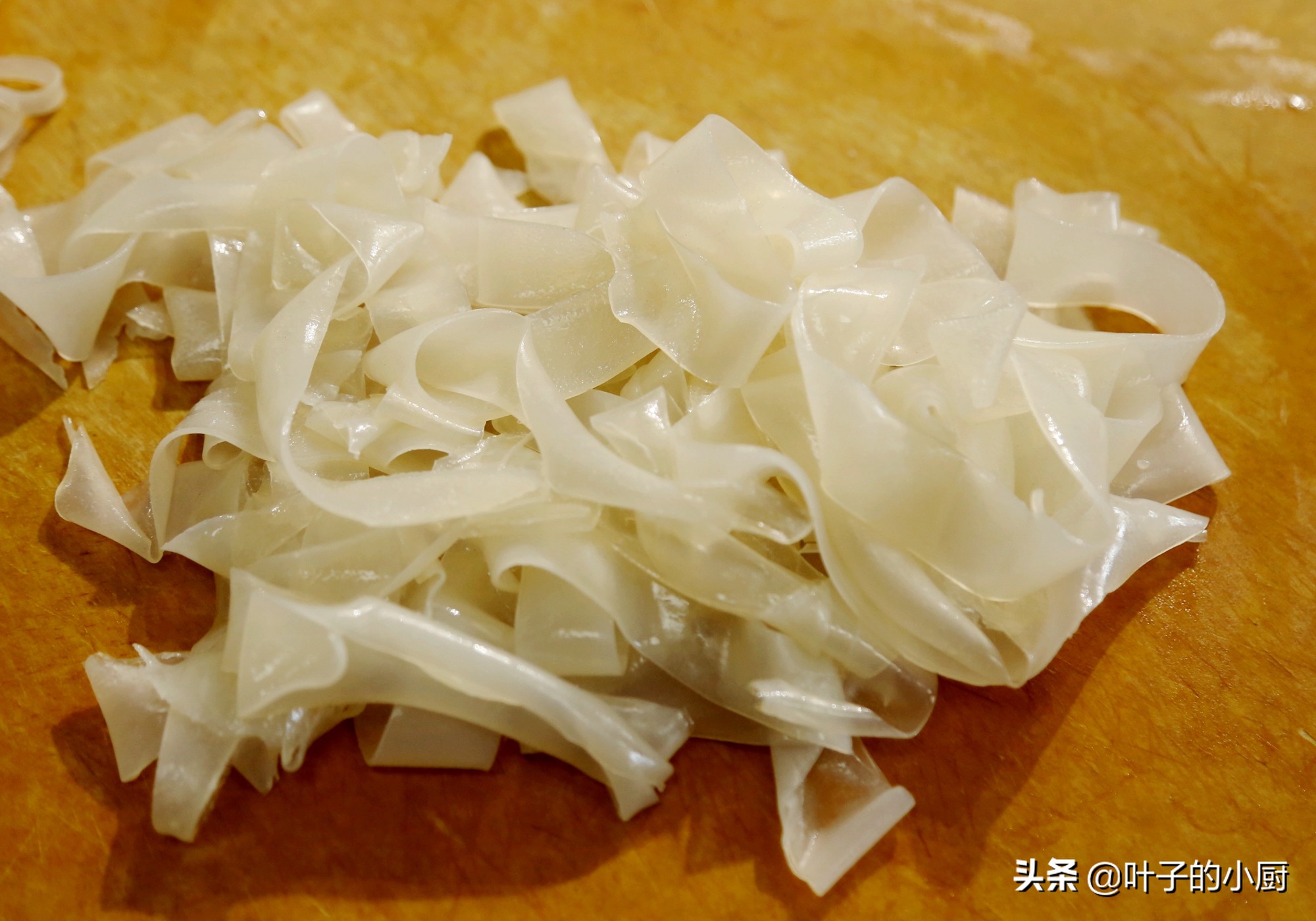 正宗做凉皮的方法和技巧,凉皮为什么发粘干裂