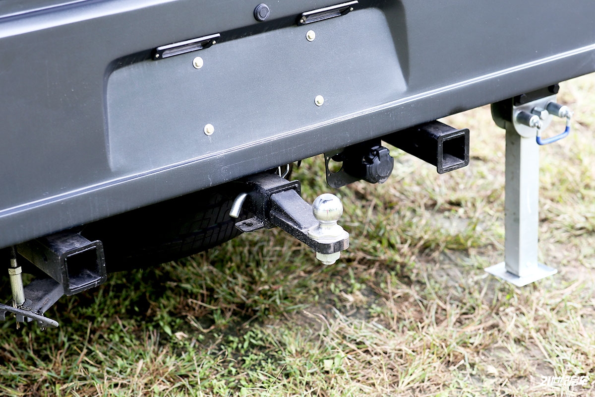 最新国产依维柯欧胜四驱房车,依维柯欧胜6.5吨悬挂