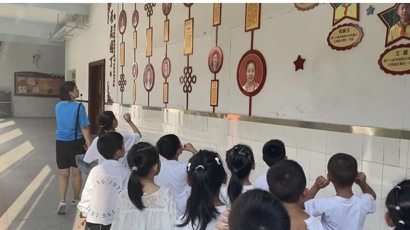 武隆区第二实验小学开学典礼,武隆第二实验小学2016级