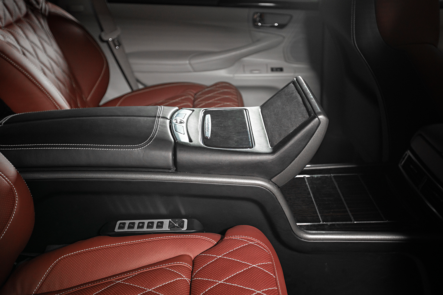 速改案例|看到iPhone11Pro，兰酷的整车速改师笑了