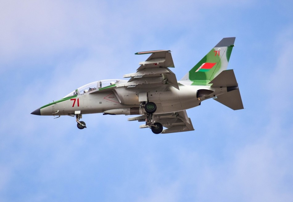 中国民用飞机首次出口,国产新一代轻型教练机