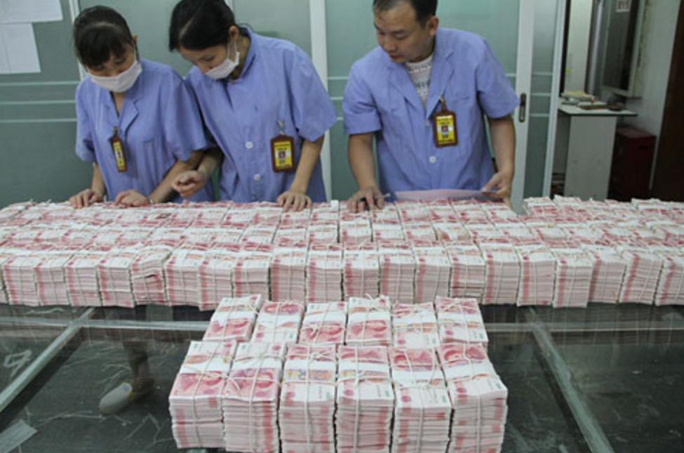 从银行柜台取到假钱怎么处理,到银行存钱银行说是假钱怎样处理