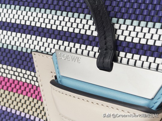 loewe半月形手袋手提包,loewe走秀款包包