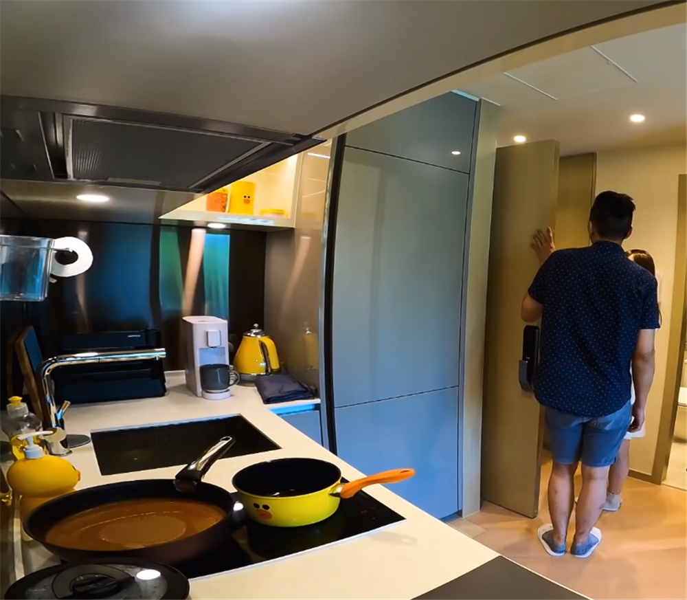 28岁香港夫妻买下35m2蜗居,香港一家三口买下27㎡蜗居