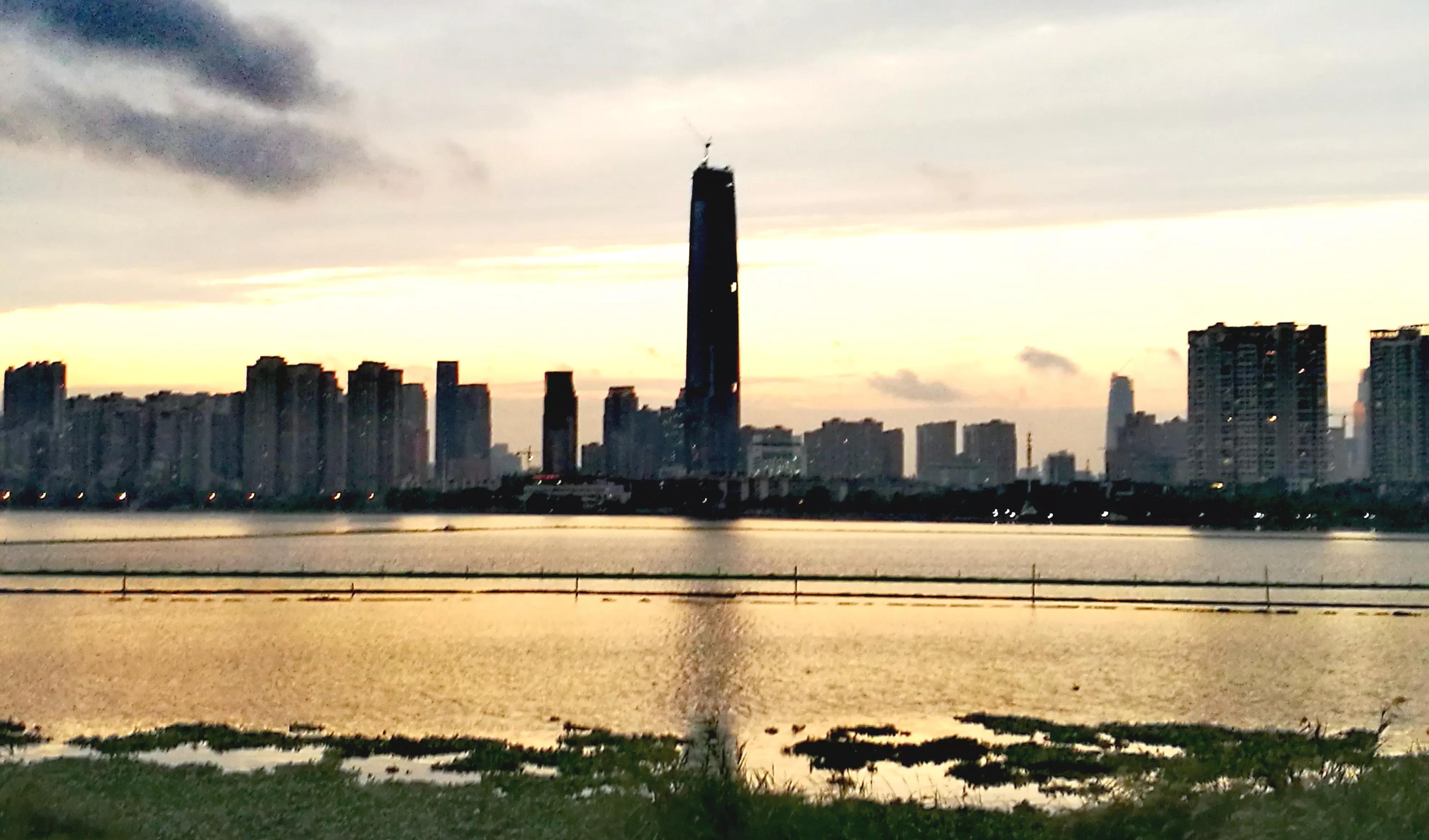 寒冬里的一抹温暖散文,这个冬天有你真温暖散文