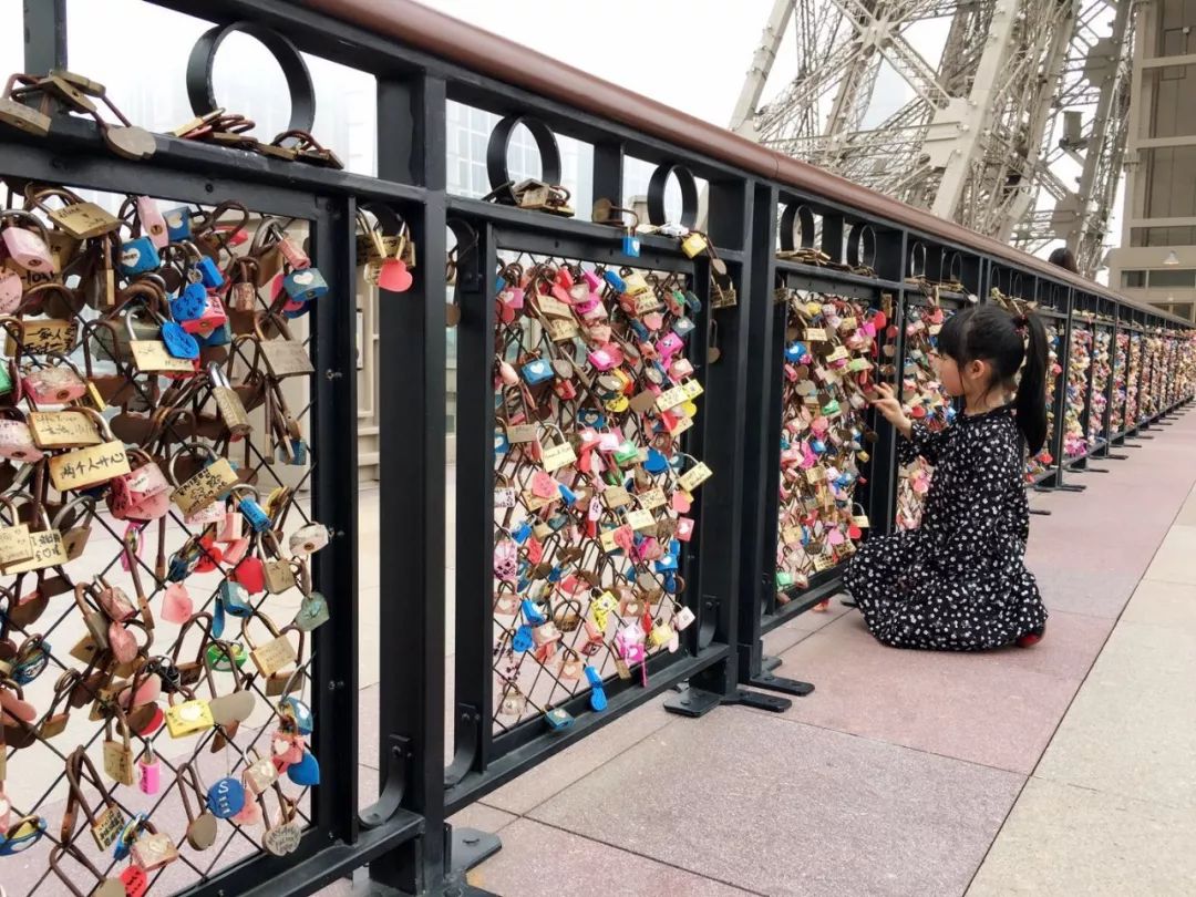 香港澳门哪个更好,香港澳门好申请吗