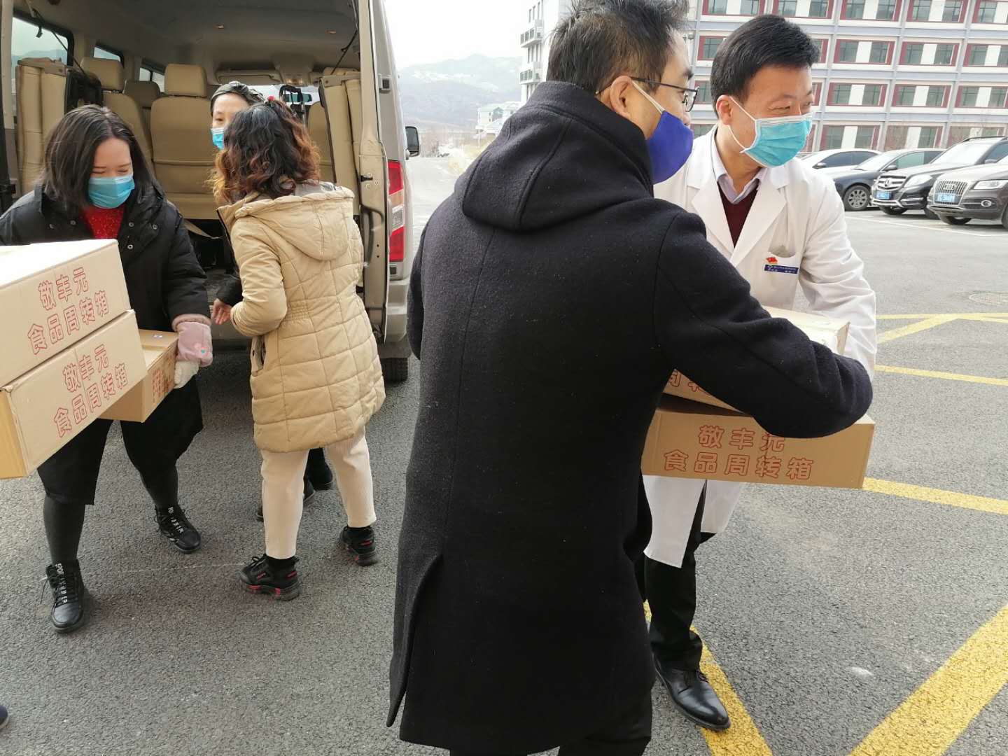 致敬最美逆行者冬至,致敬最美逆行者元宵节图片