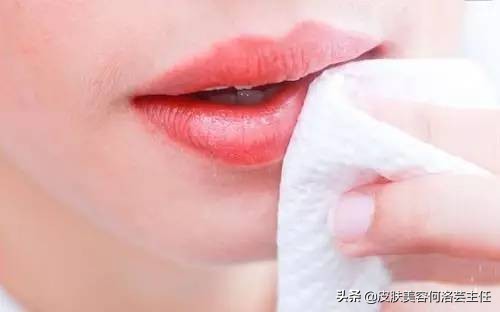 为什么早起唇色深晚上唇色浅,唇色深和唇色暗的对比