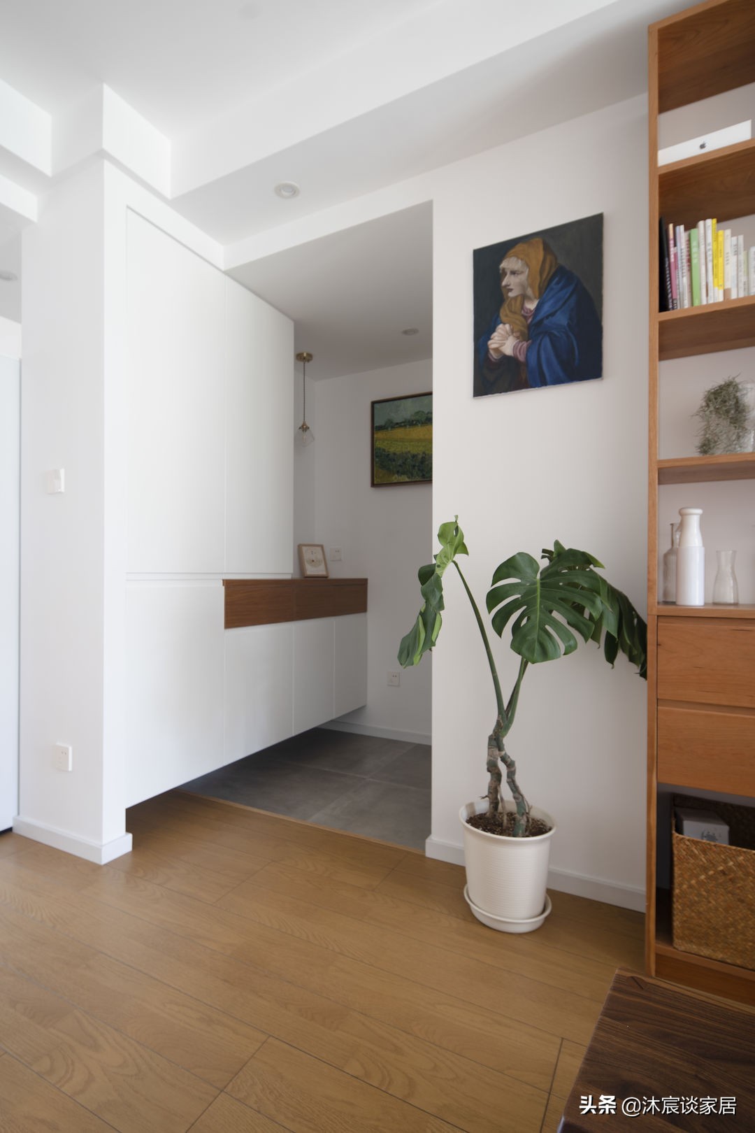 她把家布置得复古又温馨,室内被绿植环绕,这样的家,住着真舒服