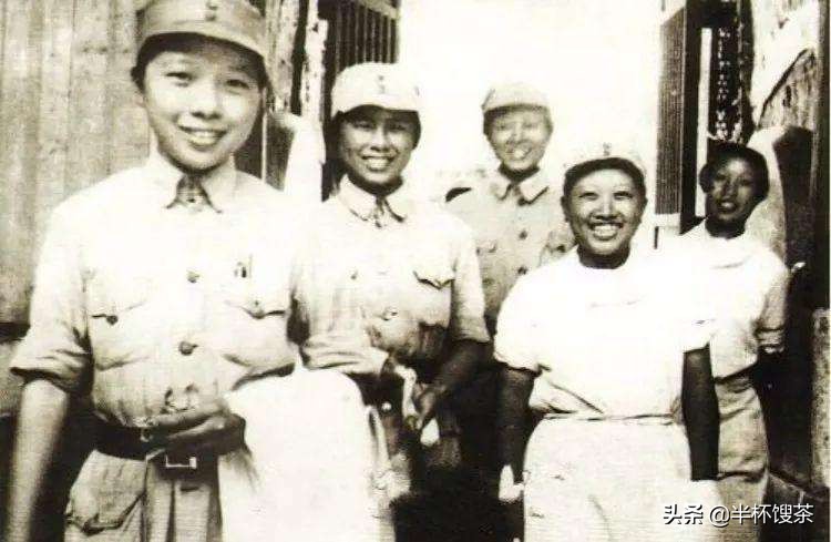 「说谍」战火青春，新四军少女电台力挽狂澜，真女兵绝不搔首弄姿