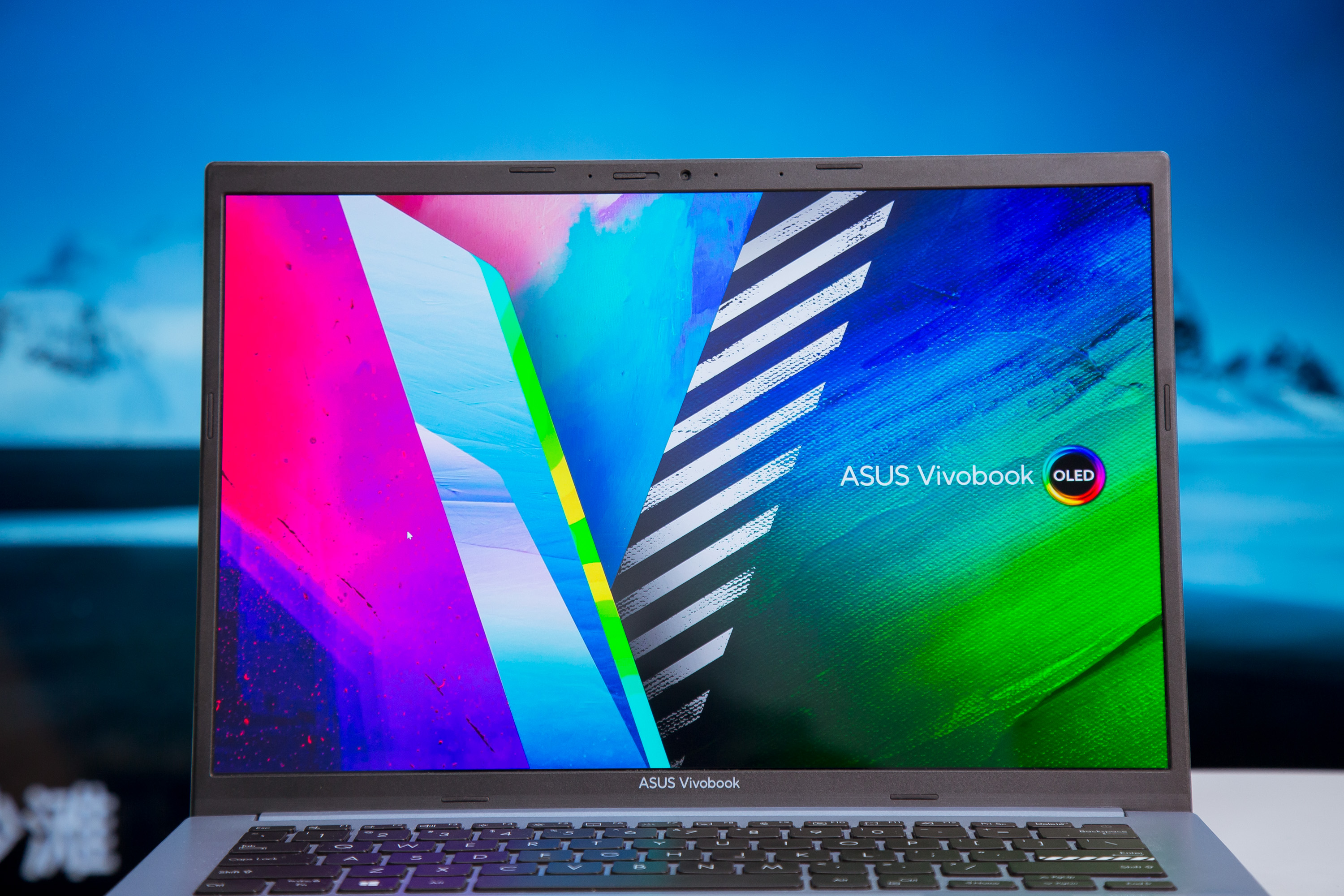 华硕无畏笔记本银色和蓝色,华硕无畏pro15r76800和i512500哪个好