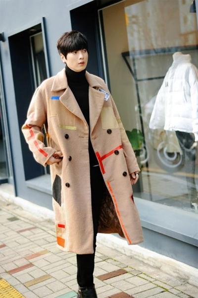 男生卡其色大衣穿搭高级感,男生卡其色衣服内搭怎么搭配