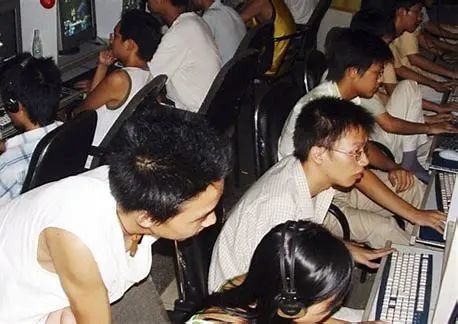 聊聊1985这代人的精神*片鸦**：以辽东男同学们的课外娱乐为样本