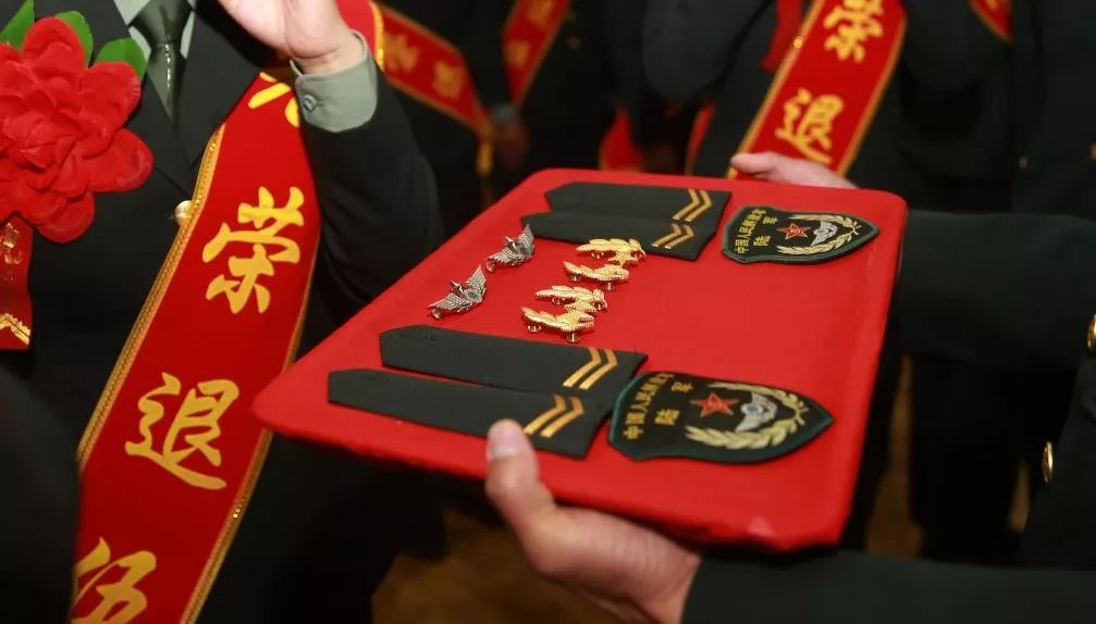 异地大学生士兵退伍后办哪些手续,异地入伍大学生转业安置政策