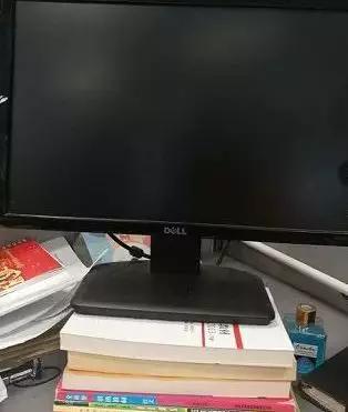 眼干看电脑要把电脑垫高吗,显示器垫高容易得干眼症