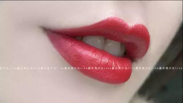 你还没买？这个女生最爱的彩妆收割机再不入手就全断货了！