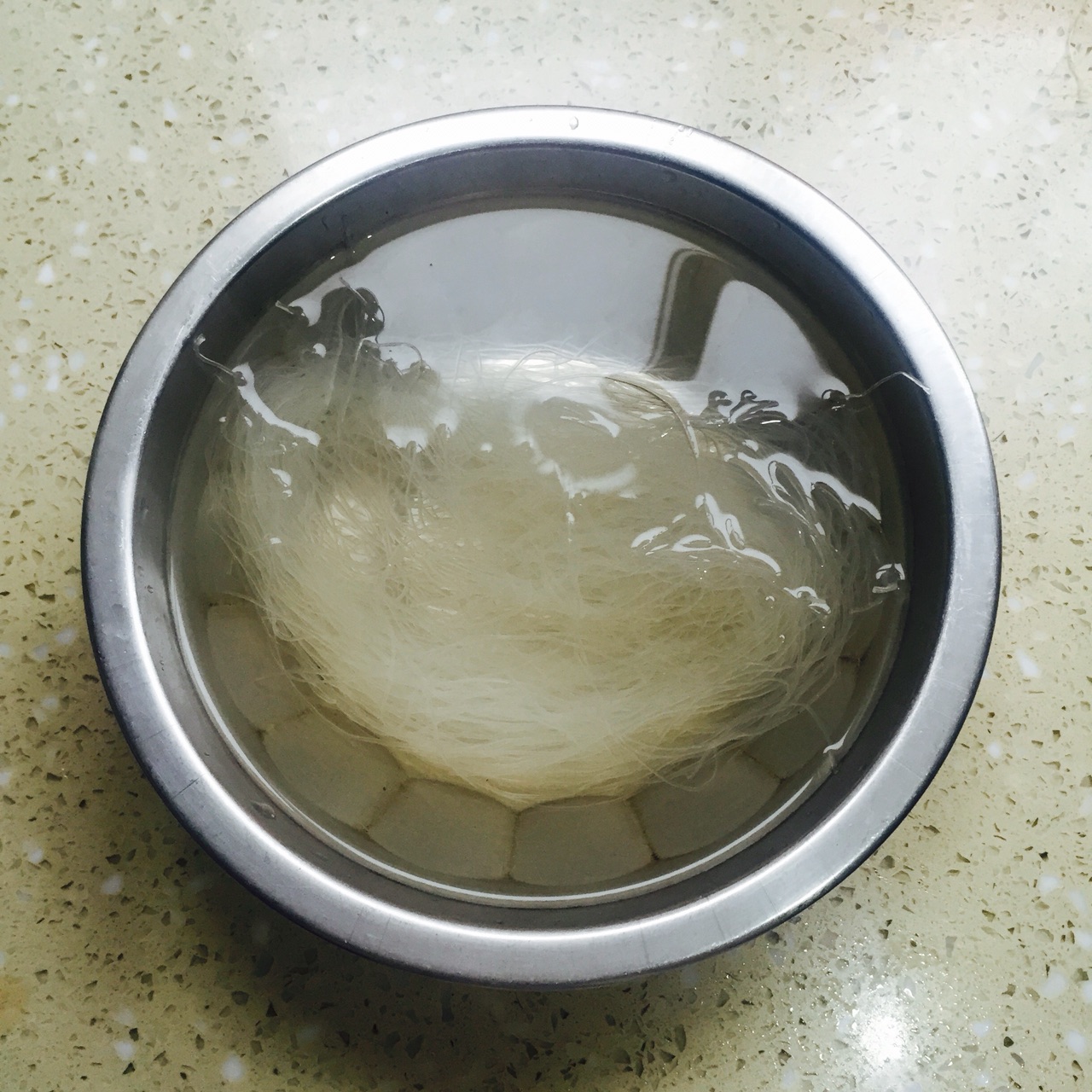 吃鲍鱼蒜蓉一口一个过瘾,蒜蓉粉丝蒸鲍鱼怎么做最简单易学