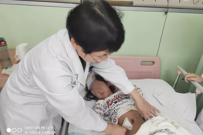 经脐单孔腹腔镜手术,经脐单孔腹腔镜子宫切除