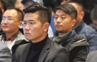 从小在铁西街头颠球的沈阳男孩，生涯都献给辽足退役后却怒喷主队