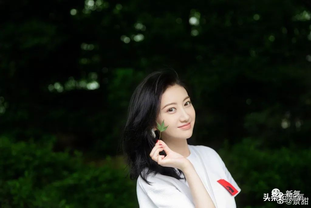 景甜修复后的双眼皮多宽,景甜修复之后的双眼皮是多宽