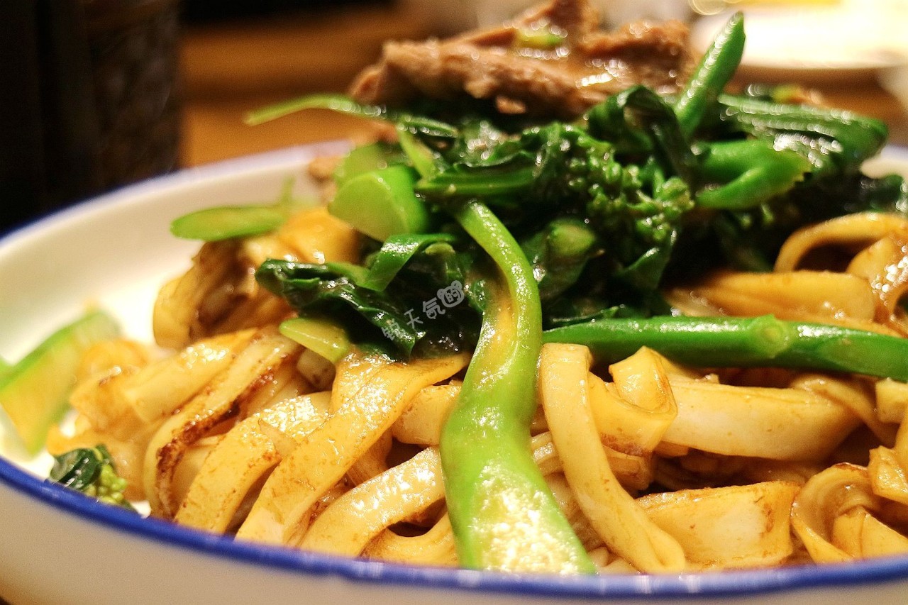 石磨现做现卖,一碗正宗的潮汕粿条