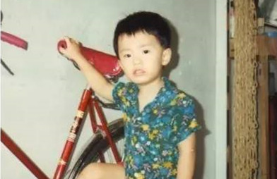 8位明星的相片,4位明星的童年照你能一眼认出谁