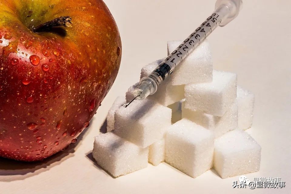 我做了半年吃播：胖60斤、下播跑厕所催吐，看到新闻就转型