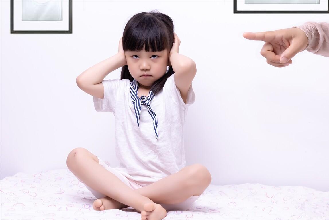 孩子一出门就变了,孩子一出门就不听话