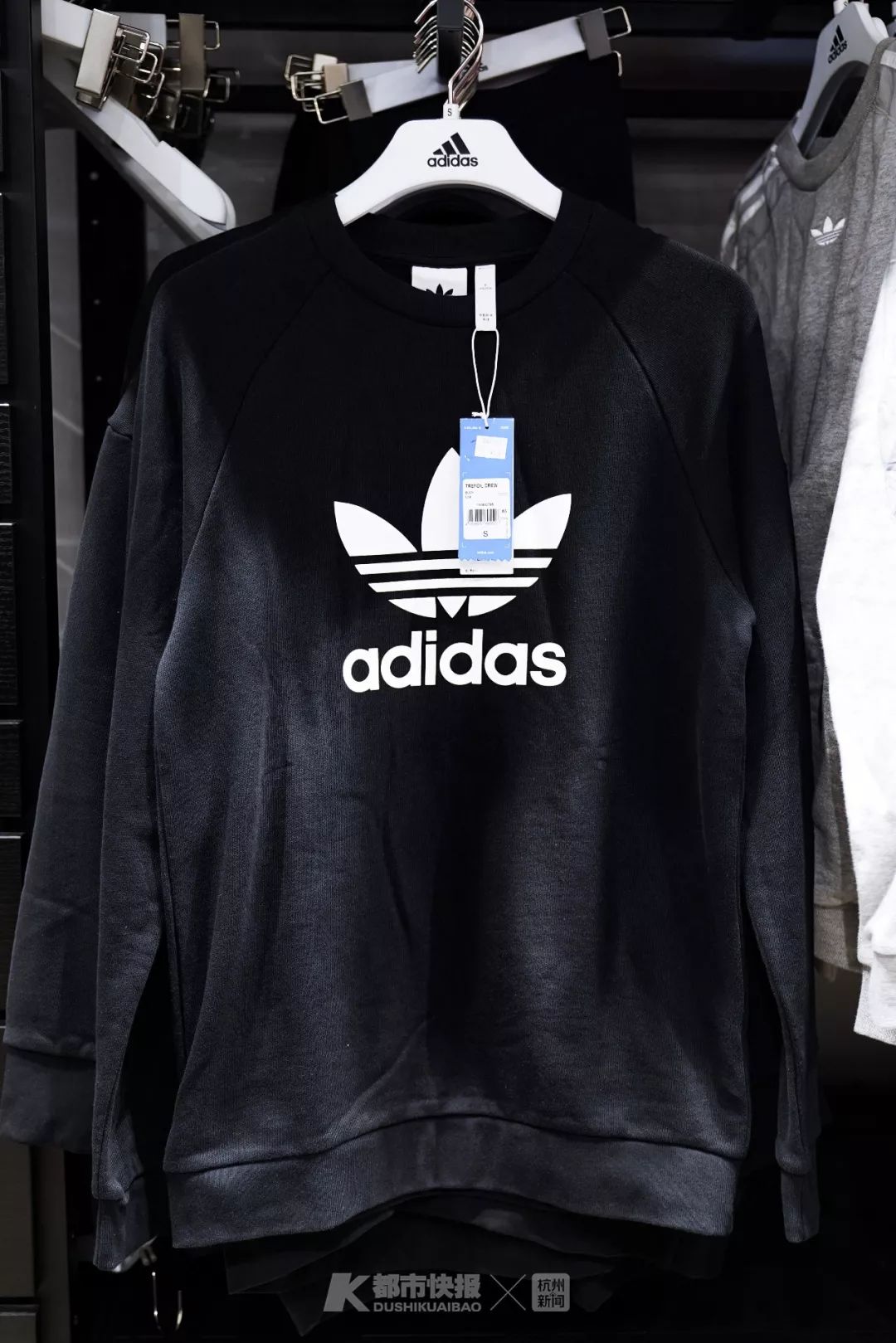 你的耐克阿迪可能是假的,身上穿了假的耐克