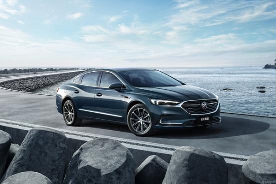 越自己的级让别人“越位”，买B级车价格的别克君越，有多香？