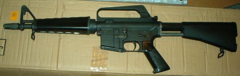 car15步枪是全自动的吗,美国产car15民用步枪