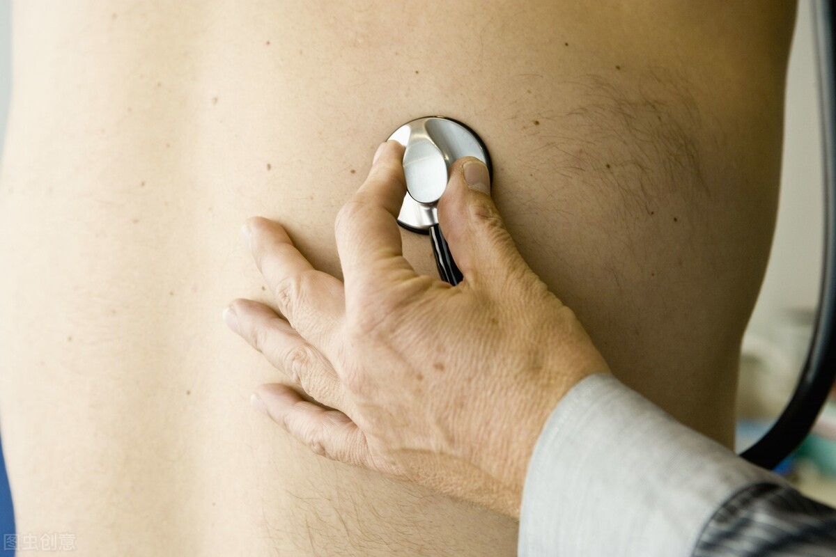 男医生给女患者体检的尴尬，被喊流氓，打耳光，究竟伤害了谁？