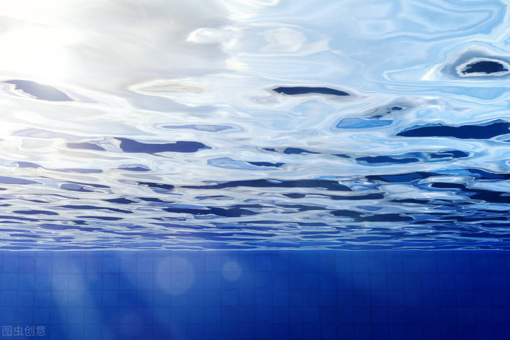 学游泳怎么克服对水的恐惧,如何克服游泳初学者的恐惧心理