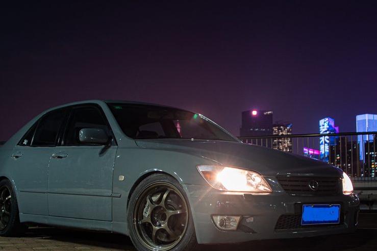 凌志is200改宽体,凌志is200跟250的区别