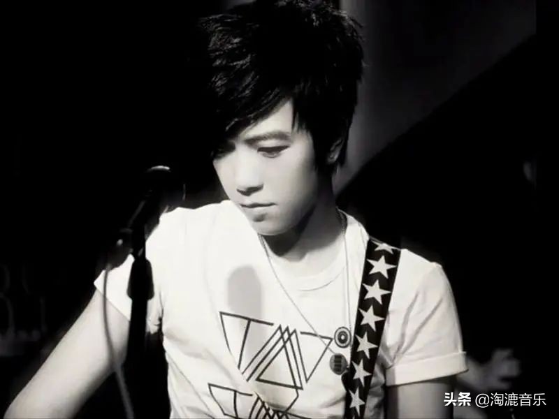 一夜痛失50万粉丝，因房租放弃生命，出道即巅峰的她为何沦落至此