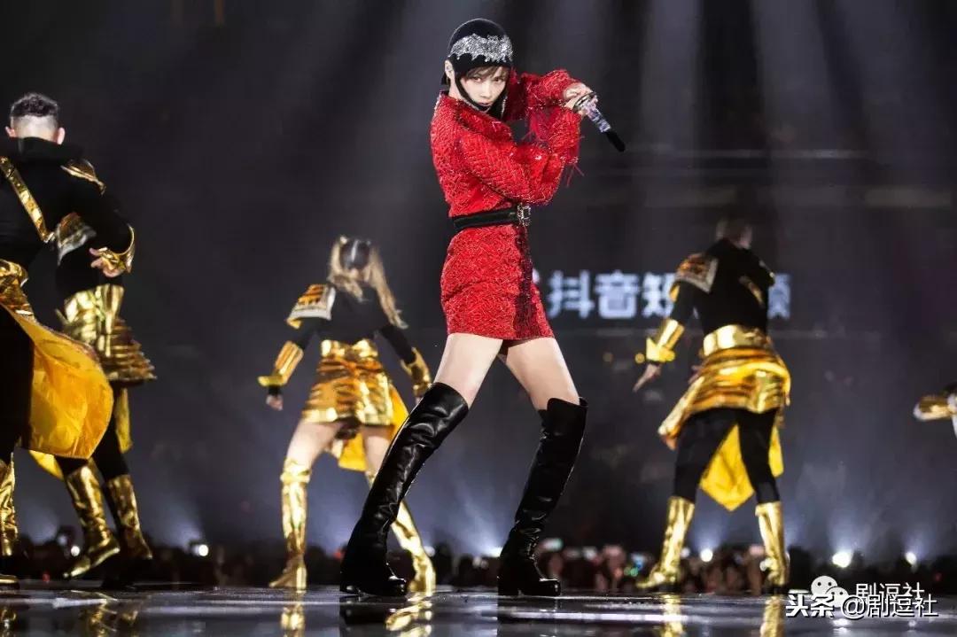 江苏卫视跨年是全开麦吗,江苏卫视跨年晚会live