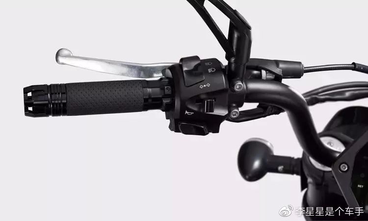 星星吐糟:撞脸哈雷肥霸摩瑞火龙骑士900你真的想要吗?