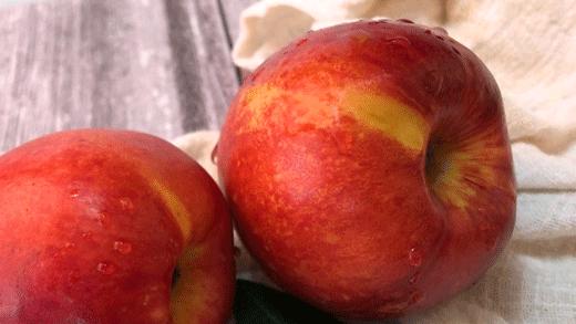 油桃脆甜多汁爽口,一口下去黄桃果肉绵密清爽冰沙